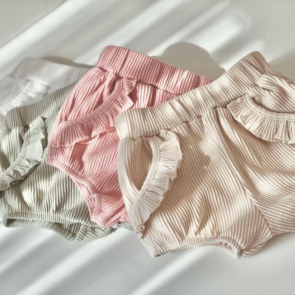 RIB RUFFLE POCKET SHORT