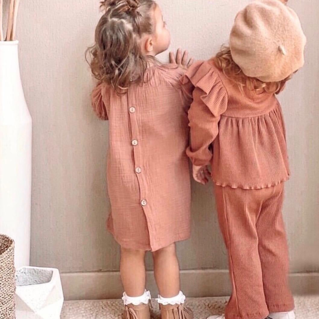 RIB RUFFLE SHOULDER TOP