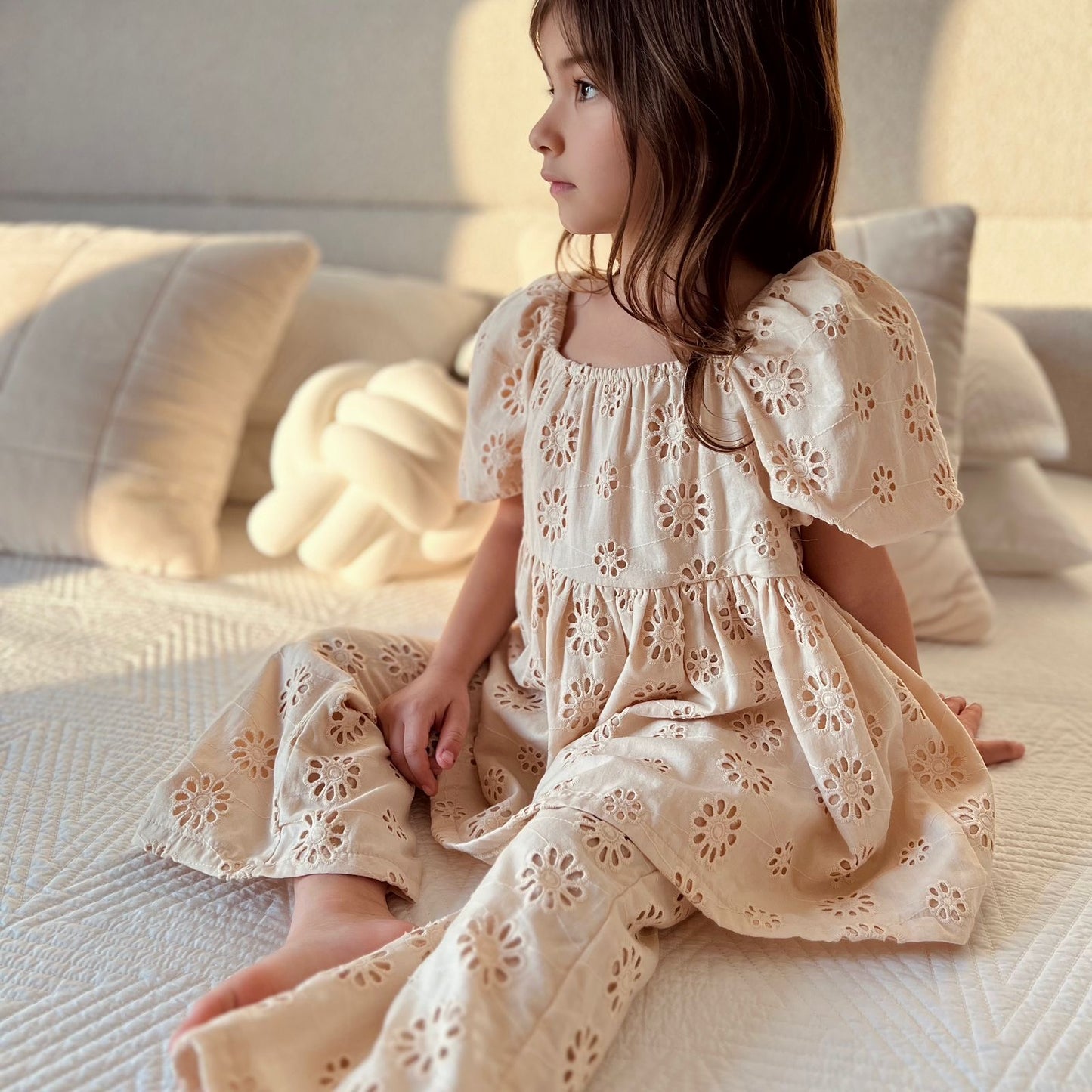 EMBROIDERY SET WITH FLARES