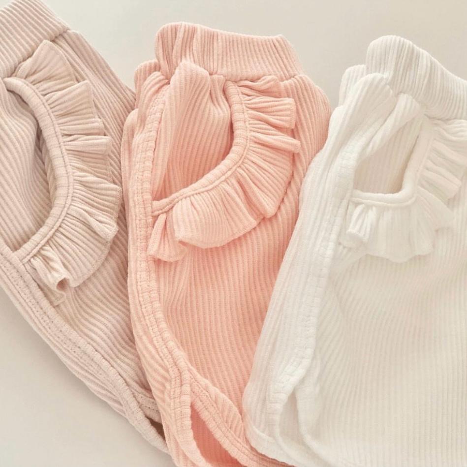 RIB RUFFLE POCKET SHORTS